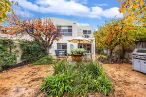 Absolute Beachfront Retreat on The Esplanade