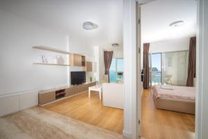 Tre canne sea view flat with parking & pool