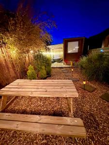 Romantic Tiny House with Private Jacuzzi and Garden between Amsterdam Haarlem and Schiphol Airport
