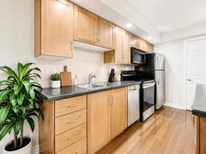Prime Downtown 1BR Near Major Attractions