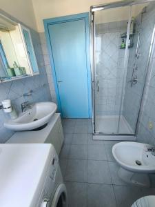 Cerulean Harbour HOUSE - WiFi, AC, 5 minutes from the Beach, Parking, Terrace, Air Conditioning