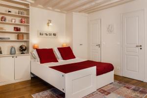 Beautiful cosy flat in Saint Germain des prés - G21B