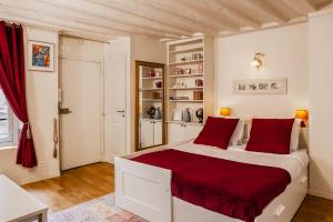Beautiful cosy flat in Saint Germain des prés - G21B