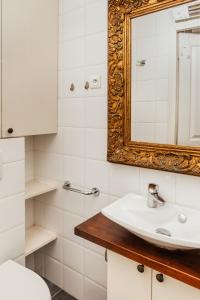Beautiful cosy flat in Saint Germain des prés - G21B