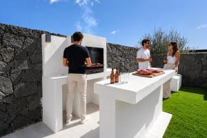 Villa Cactus - Large Private Plot - Heated Pool & BBQ - Luxury Vacation