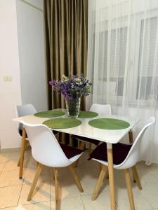 Alvi Apartments