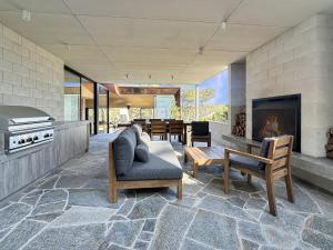 Coastal Sanctuary near Beaches & Bush Tracks