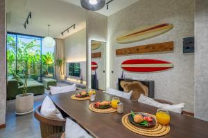 U Villas - Tropical Views Luxury Stay with Pool & Workspace