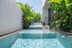 U Villas - Tropical Views Luxury Stay with Pool & Workspace