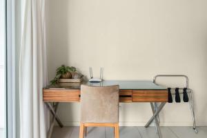 Oceanview on 201 - A Top Floor City-resort Studio