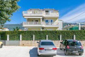 Apartments with parking space Kastel Luksic, Kastela - 25382
