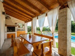 Villa in Srebrni i with swimming pool