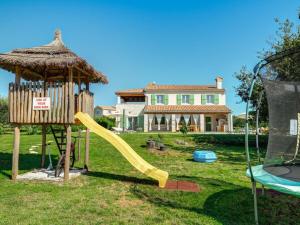 Villa in Srebrni i with swimming pool