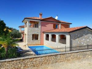 Villa in Tar with swimming pool