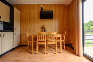 Single-story holiday home by the pond no 8