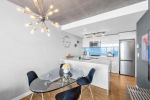 Water Views, 40th Floor Sub-Penthouse! Entire Condo in the heart of Vancouver City Centre