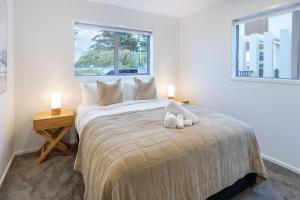 Beachside Stay - Parking, EV Charger, Spa & Sauna