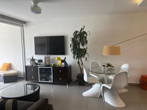 Relax Terrace Condo Near Coronado Beaches