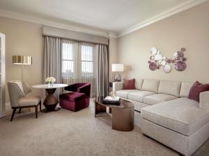Fairmont Hotel Macdonald