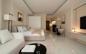 Grand Madison Suite Residence - District 1, Prime Location - Walk from Japan Town, Vincom Center, Opera house, Walking Street