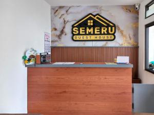 Urbanview Semeru Guesthouse near Stasiun Blitar