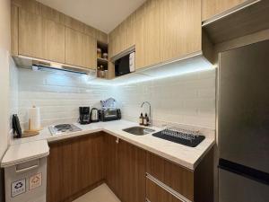 Ocean Garden Villas 7th Floor - Road Side