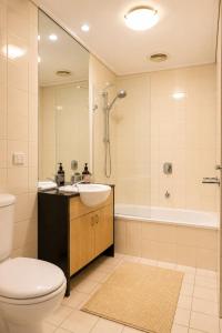 Cozy 1 Bedroom Apartment w Private Balcony