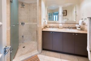 Sapphire Beach 205