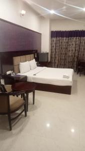 Hotel Sitara Grand RC Puram