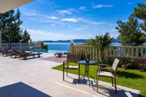 Villa MIRNA with heated pool & whirlpool, traditional wine bar, 150m from sea