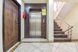 FabHotel Padmawati Palace - Nirman Vihar