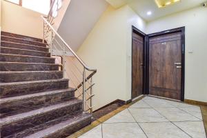 FabHotel Padmawati Palace - Nirman Vihar