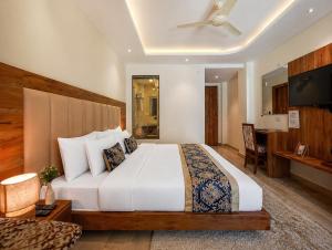 Mclo Classic - #Lavish & Luxury Rooms #Big Parking # Lift #Balcony Rooms # Prime Location # Top Selling # Property of the year #