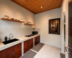 Balinese villa with stunning views in Bedugul, near Lake Beratan and Golf course