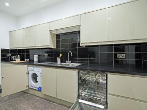 Royal Parade Apartment
