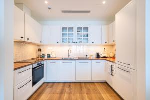 Seaside Iris - Marina Village Apartment
