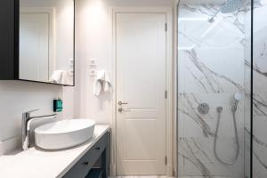 Seaside Iris - Marina Village Apartment