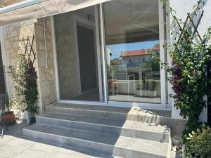 Svetos House
