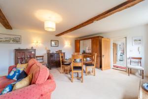 Charming 3 Bed Home in Peaceful Rural Village - Pass the Keys