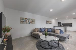 Spacious Pool Apartment Crikvenica - Happy Rentals