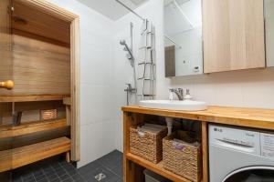 3-bedroom apartment with sauna and balcony