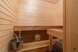 3-bedroom apartment with sauna and balcony
