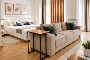 Triana Boutique Studio 02B