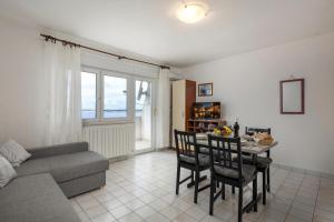 Sea View Apartment Neti - Happy Rentals