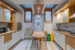 Xenia - 4 room apt in Via Zamenhof 21