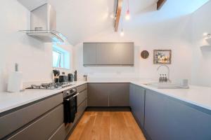 3BR Wimbledon House Parking Sun Terrace