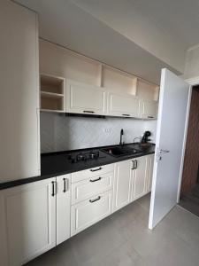 Luxury Boutique Apart-Cinema Room-Panoramic View