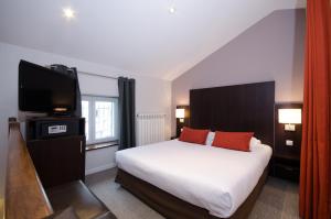 Hotels Best Western Plus Hotel Plaisance : Chambre Familiale avec 1 Lit Queen-Size, 2 Lits Simples et Cuisine