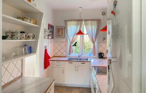 2 Bedroom Nice Home In Hundested