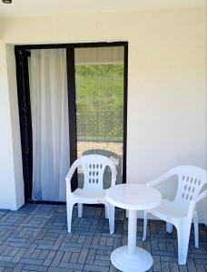 Apartment New, quiet with private patio